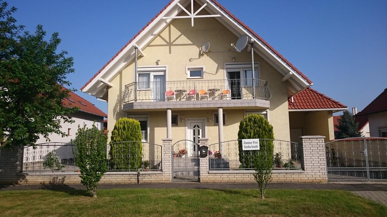 Natalie Appartment Buk Ngoại thất bức ảnh